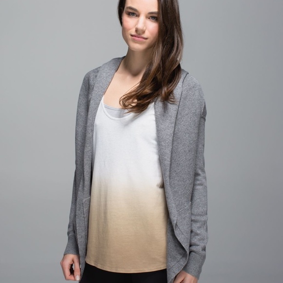 Lululemon Cabin Yogi Wrap Cardigan in Heathered Medium Grey / Slate Size Small - Picture 2 of 6